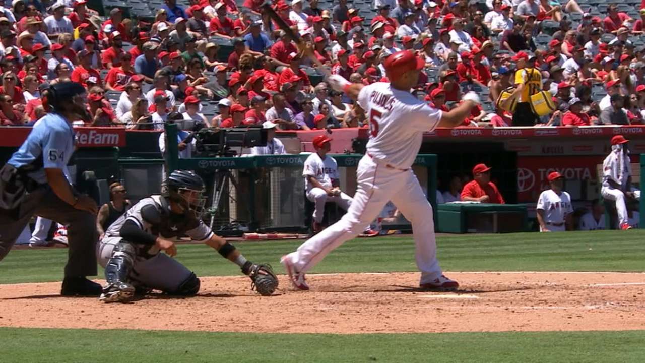 Pujols, Weaver propel Angels to Sox sweep