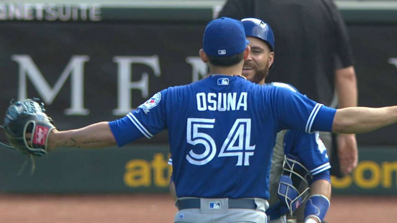 Short-handed Blue Jays have Saunders sit out