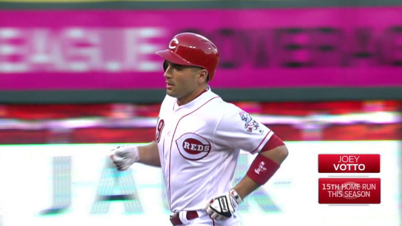 Votto's two-run blast to right