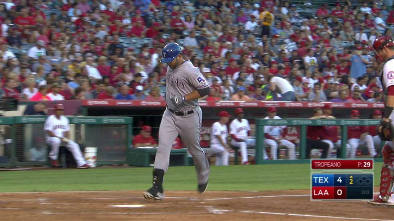 Moreland's 100th career homer