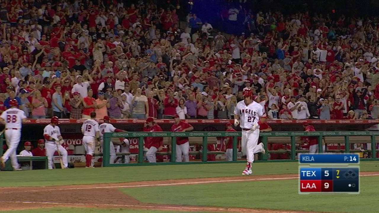 Trout, Angelinos vinieron de atrás para vencer a Rangers