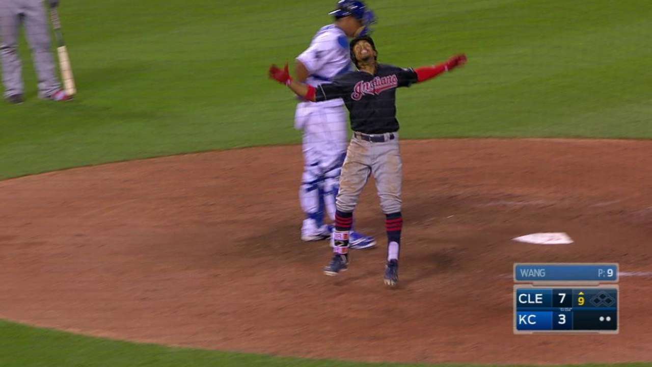 Lindor's solo dinger to right