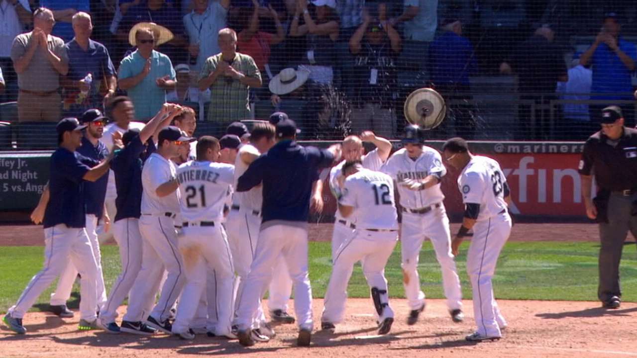 Must C: Mariners get clutch win