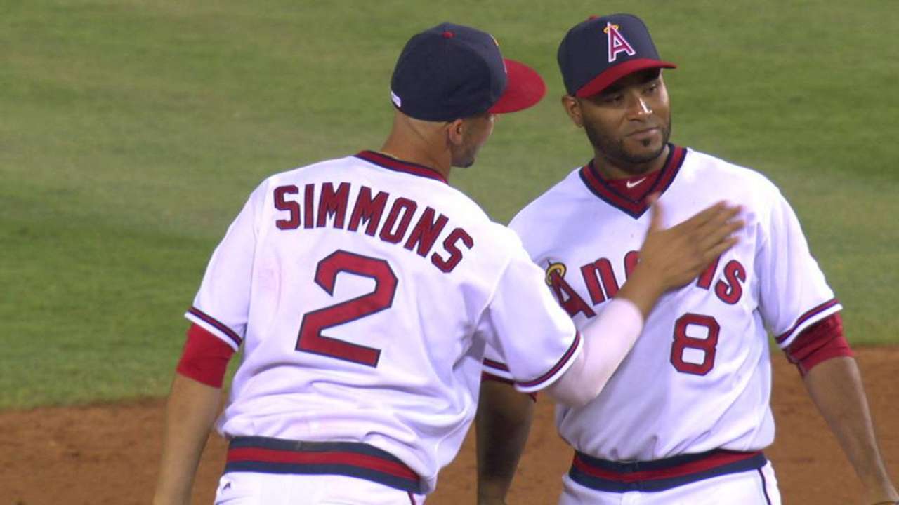 Street secures Angels' 7-4 win