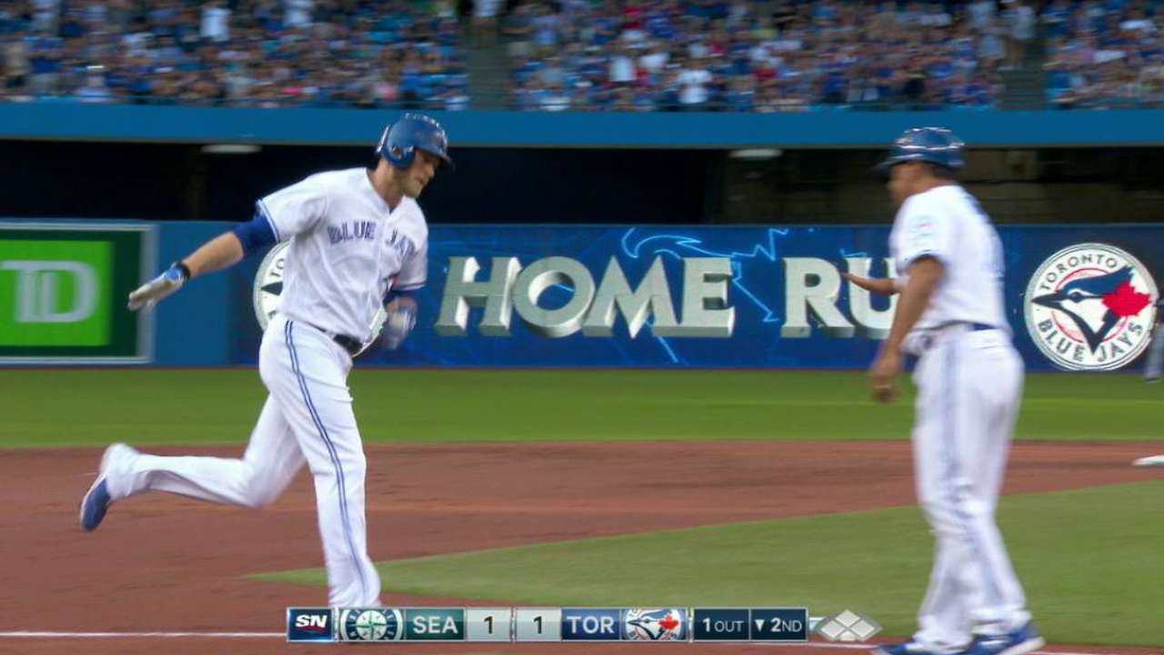 Saunders' solo dinger