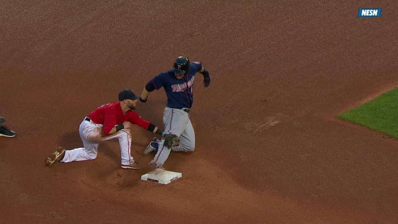 Red Sox nab Dozier at second