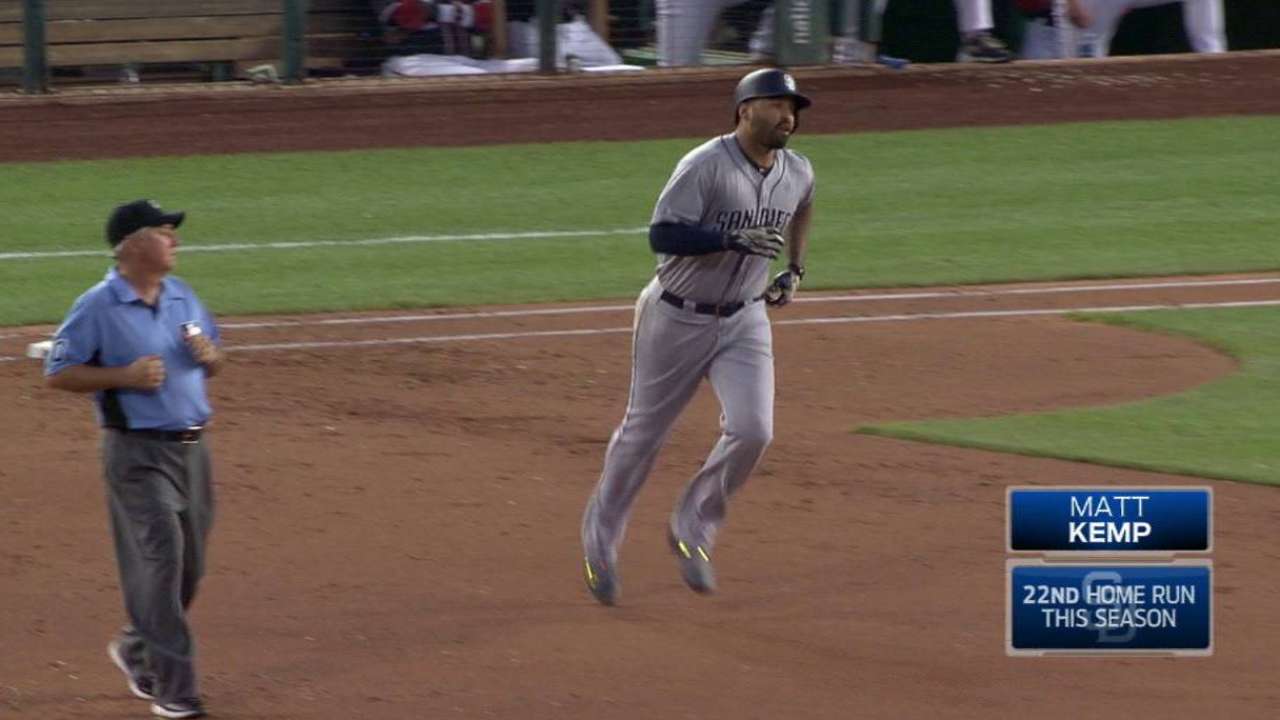 Kemp's three-run moonshot
