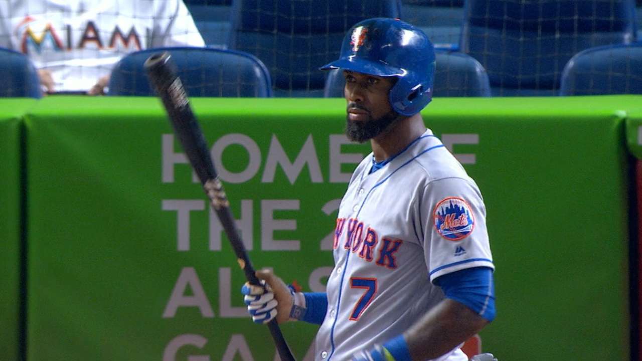 Reyes shows ability to wreak havoc at top of lineup