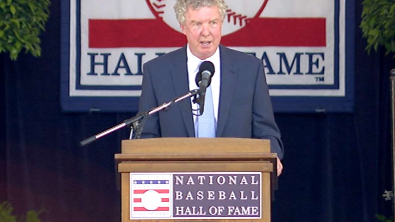 Shaughnessy accepts Spink Award at HOF