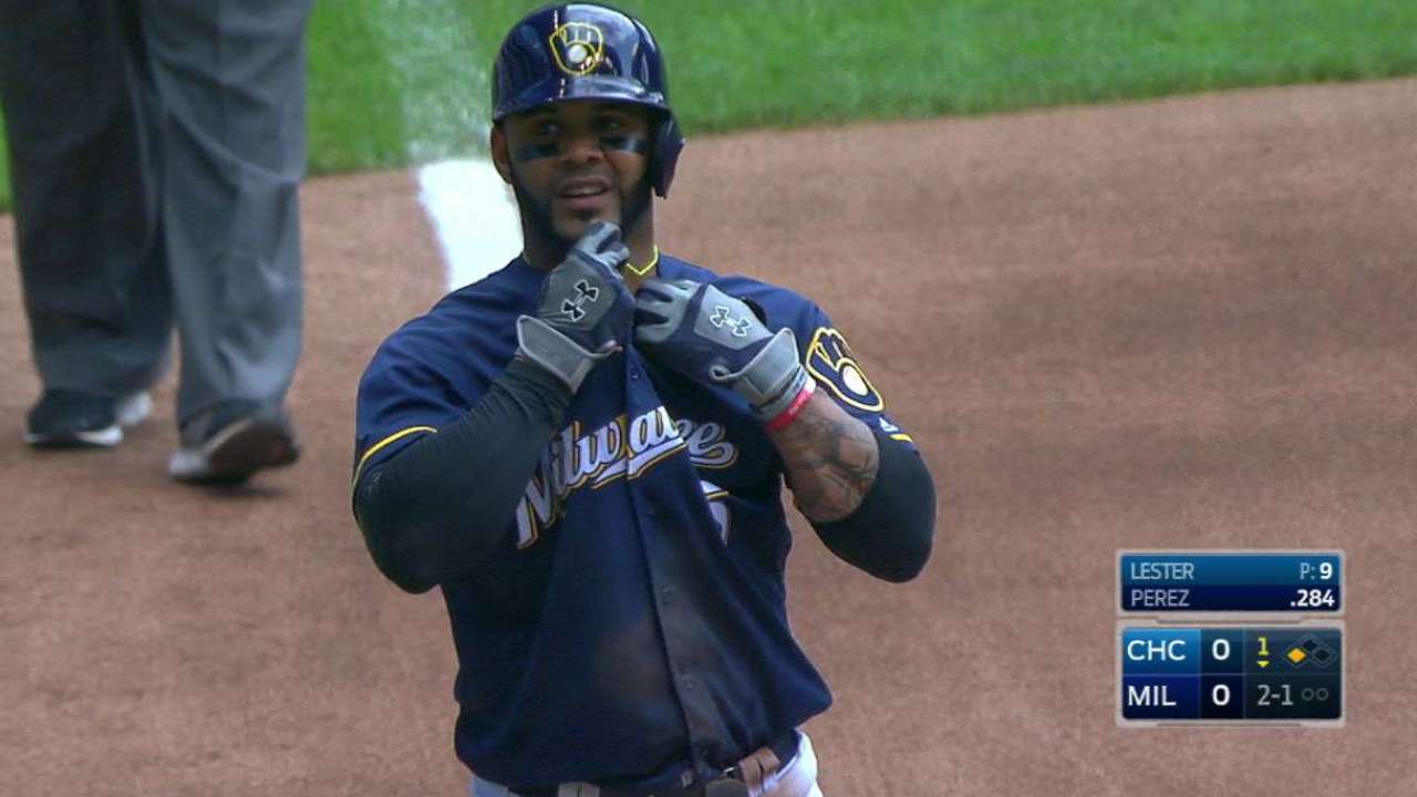 Villar steals consecutive bags