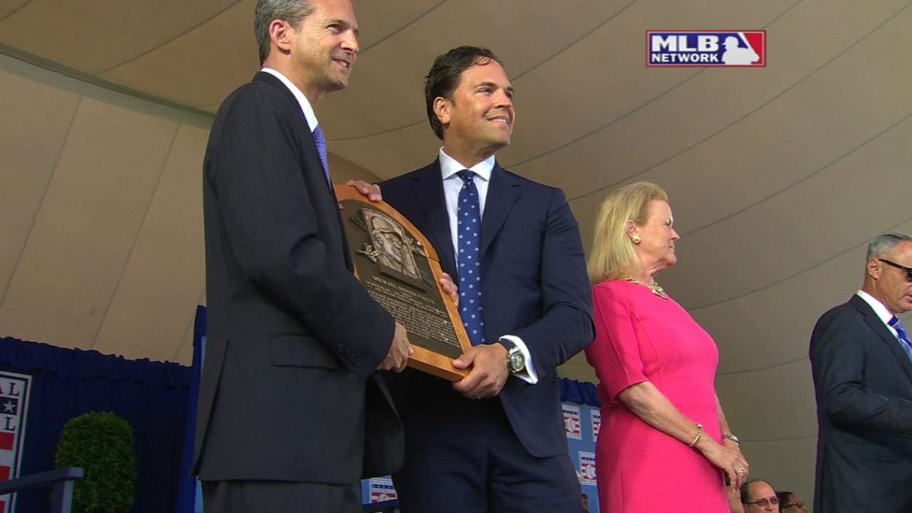 Family, fans at heart of Piazza's Hall moment