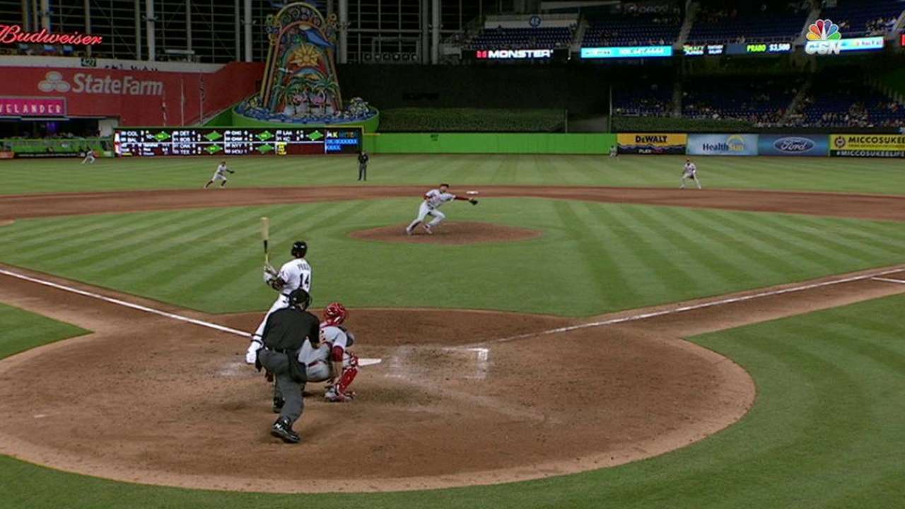 Hellickson somete de nuevo a Miami y los Filis ganan 4-0