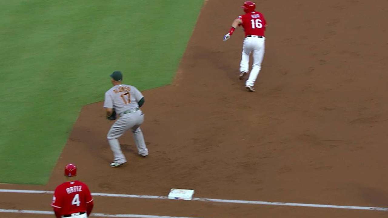 Andrus' single hits Rua