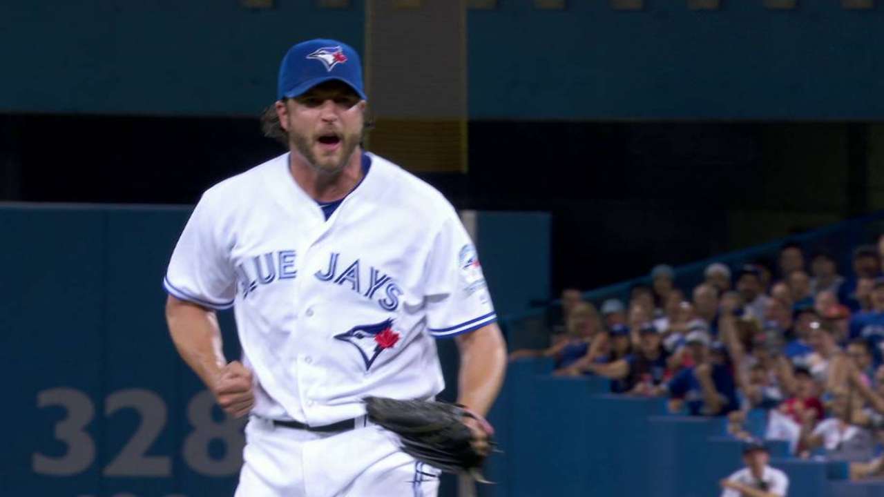 New-look bullpen trio seals deal in opener
