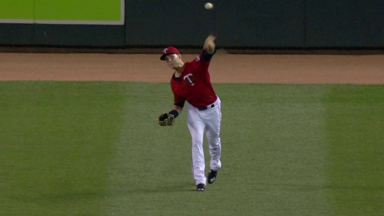 Kepler shows off his arm
