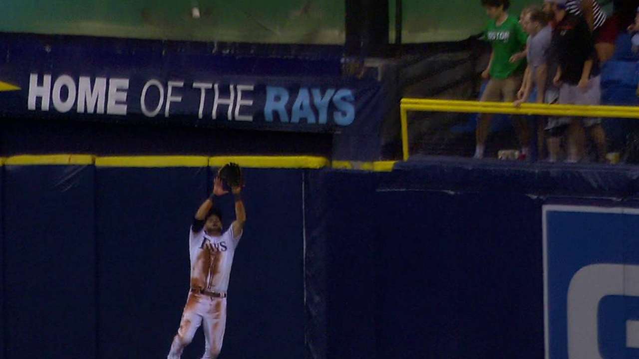Kiermaier's awesome leaping grab