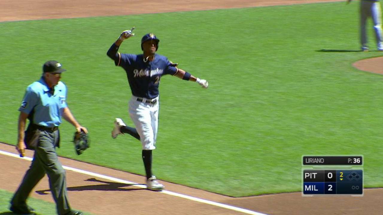 Broxton's solo home run