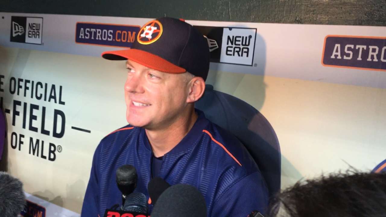 Astros reel in 2 prospects for Feldman, Fields