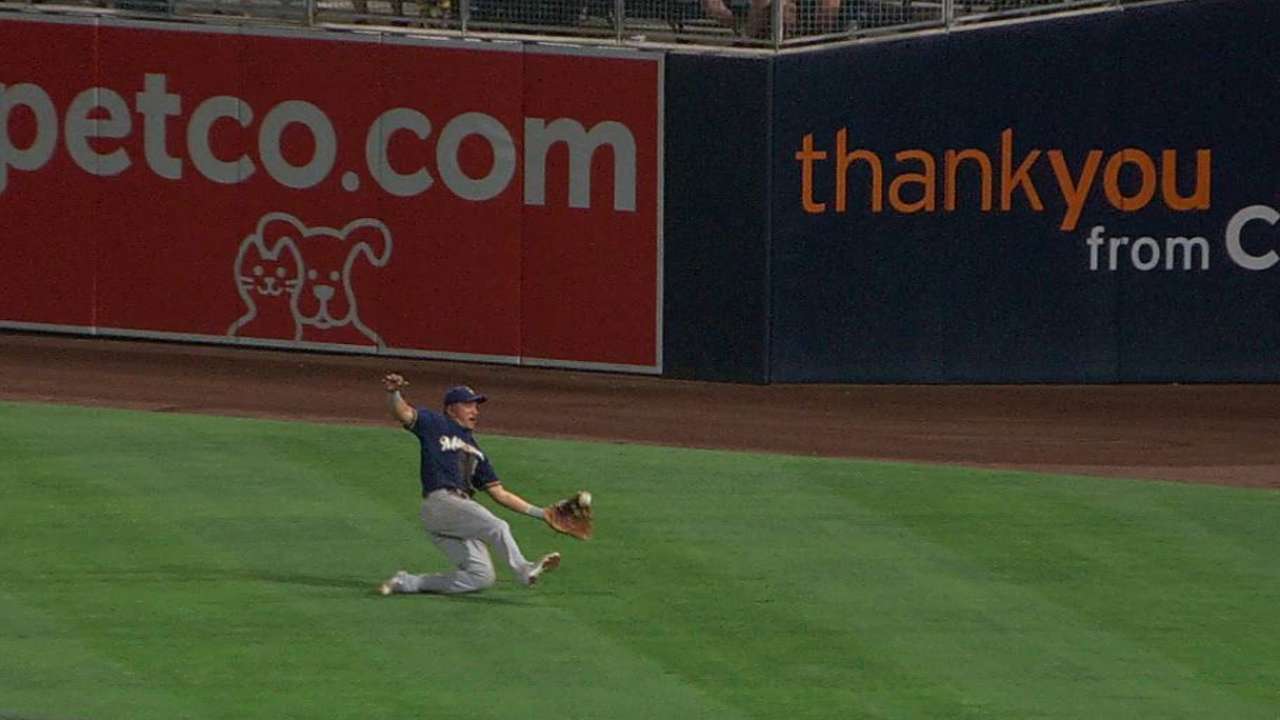 Pérez y Braun ayudan a los Cerveceros a ganar en San Diego