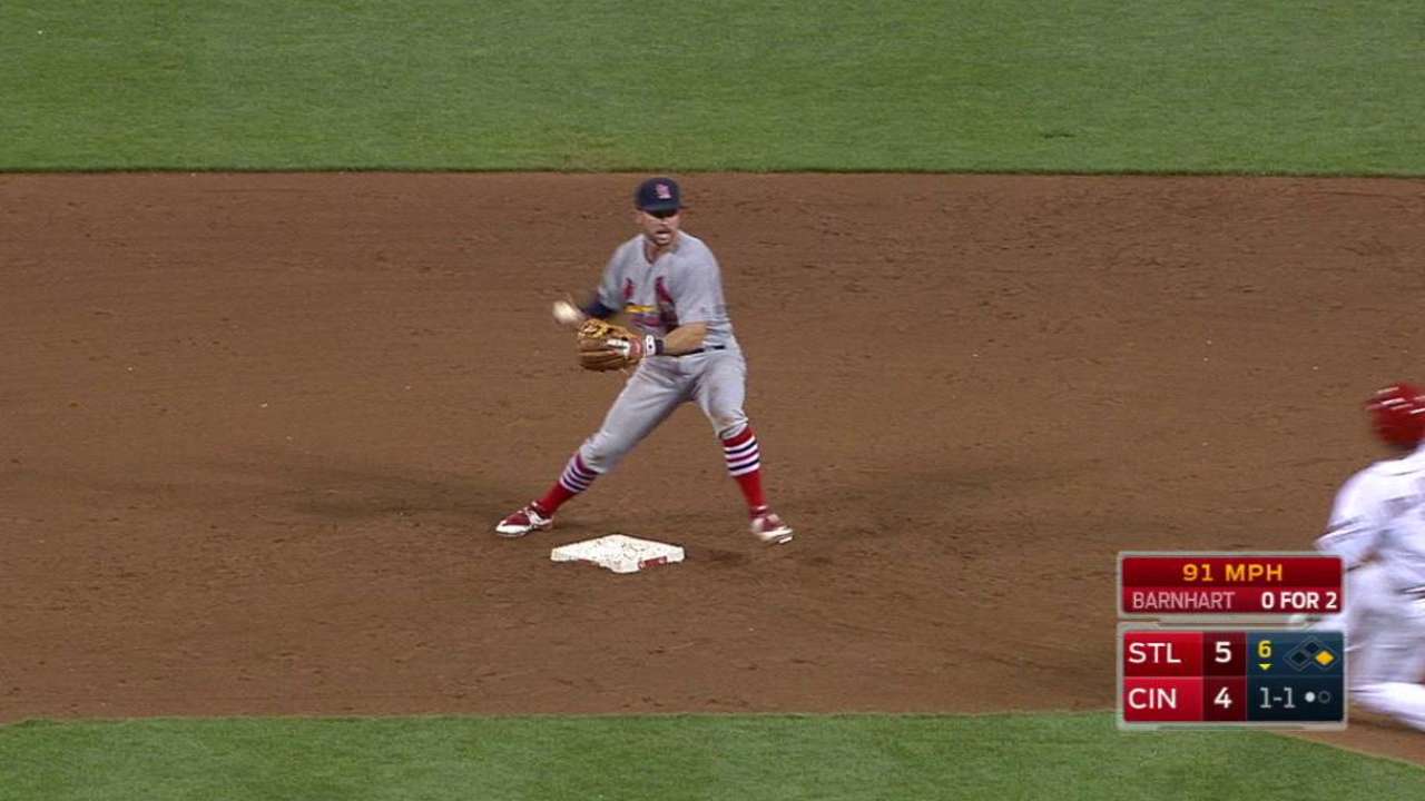 Cardenales doblegan a Rojos y se apoderan del 2do comodín