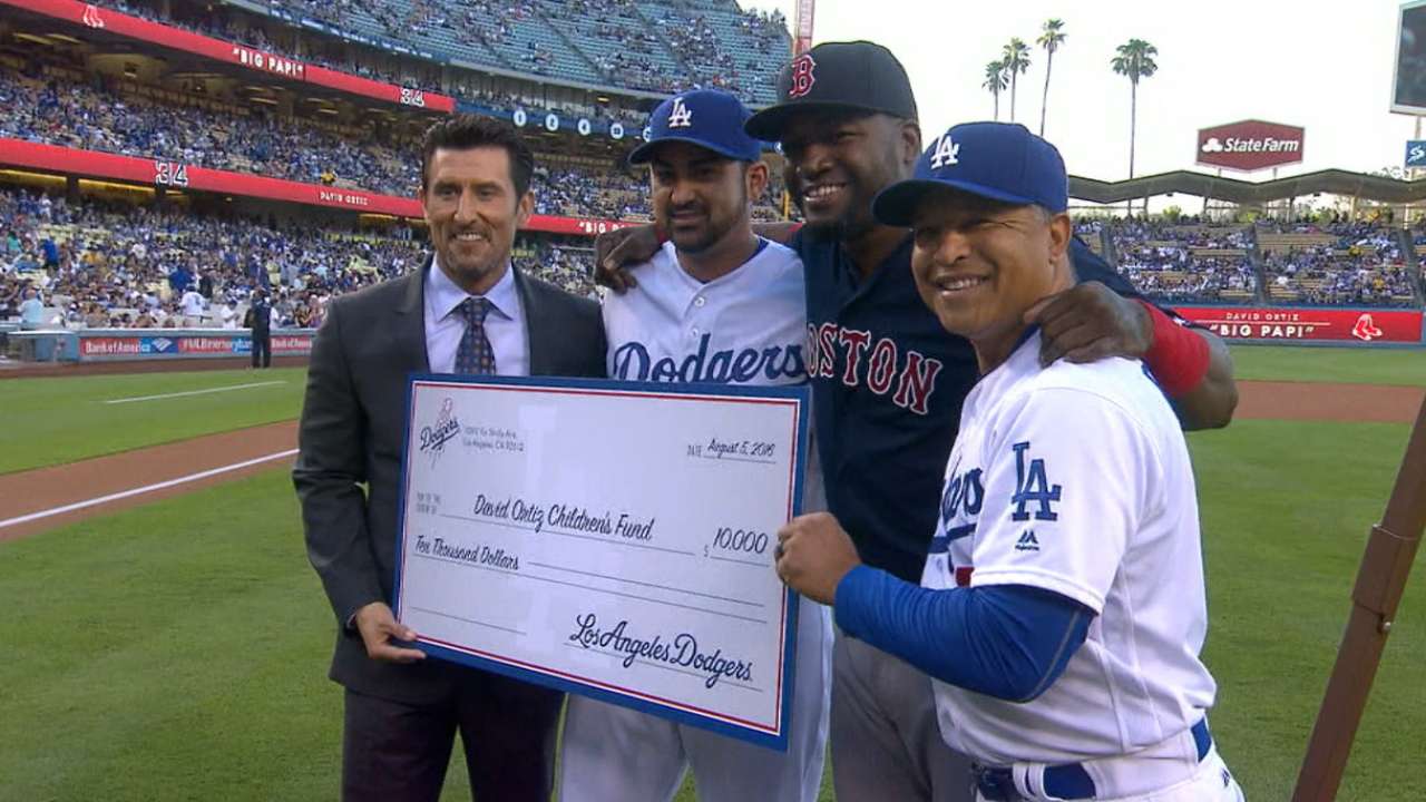 Dodgers, Scully honor Big Papi