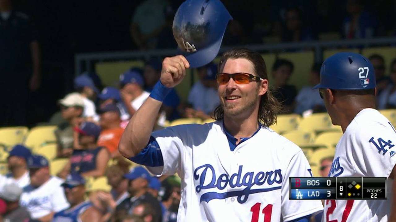 Reddick's first Dodgers hit