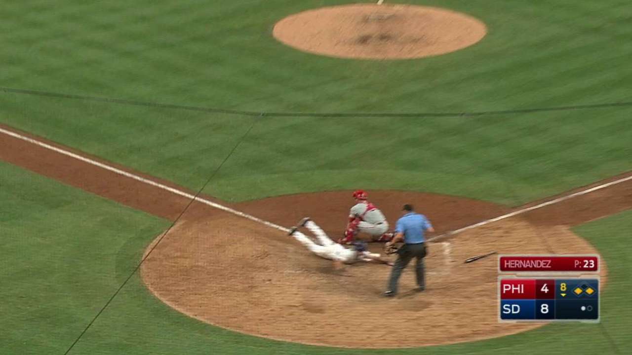 Padres wacky play results in run