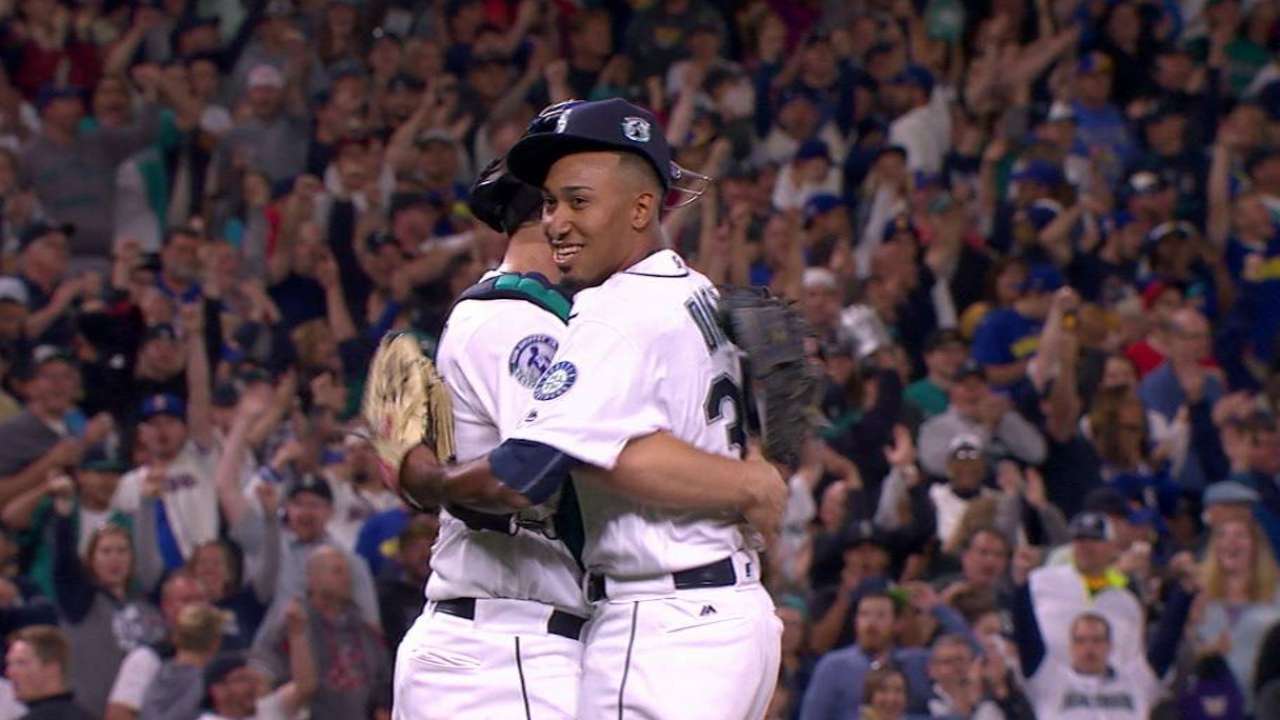 Mariners turn game-ending DP