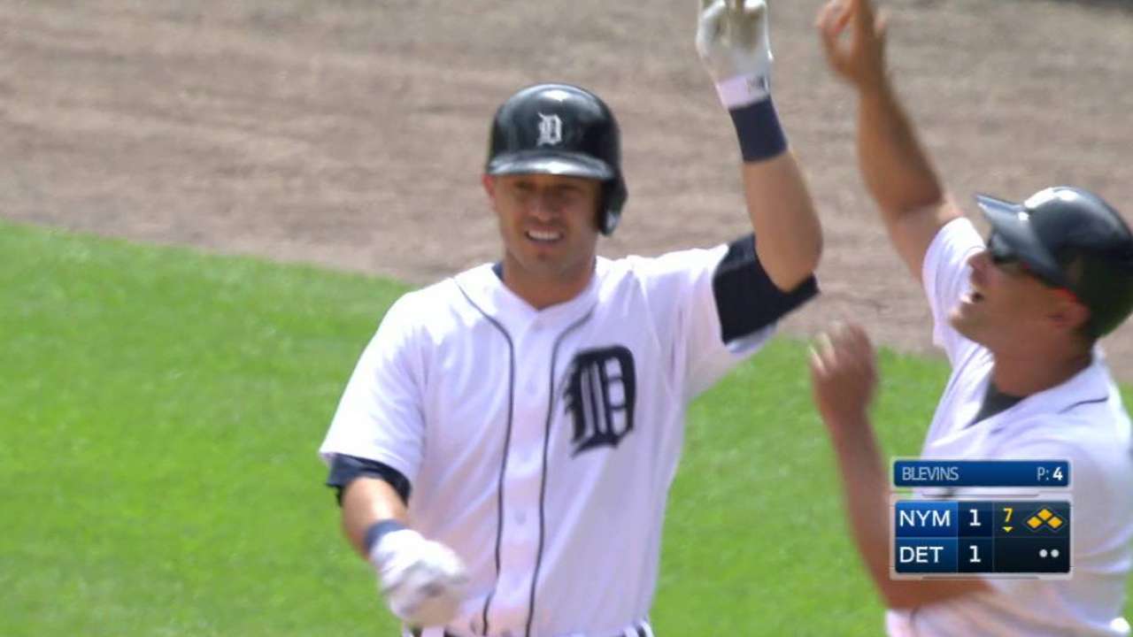 Kinsler's game-tying single