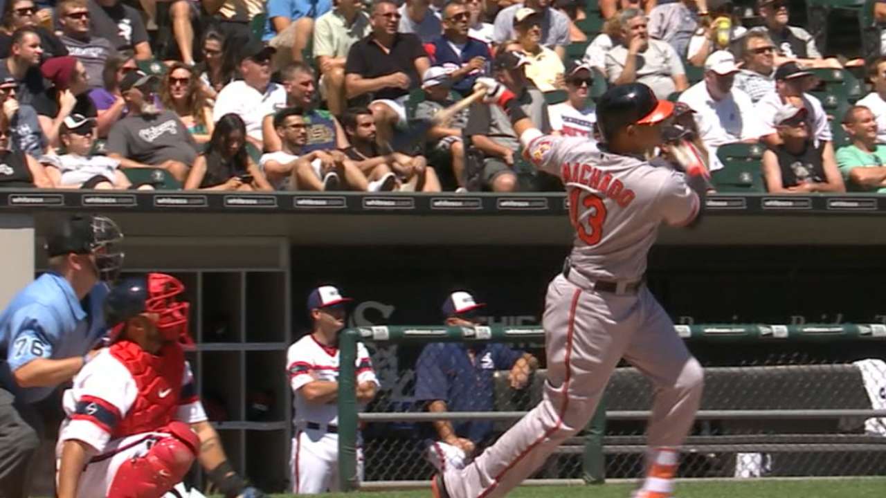 Machado's 3-HR day powers O's past White Sox