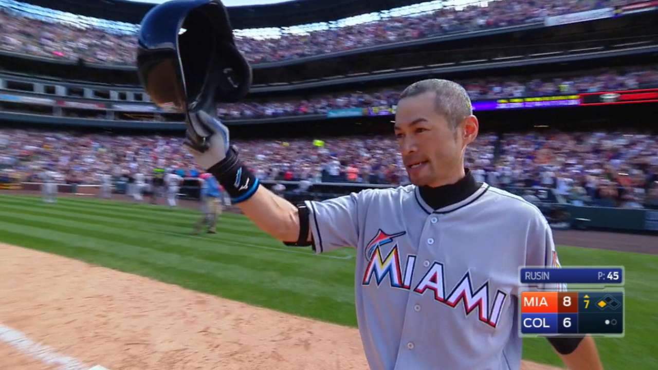 Con un triple, Ichiro llegó a 3,000 hits en Grandes Ligas