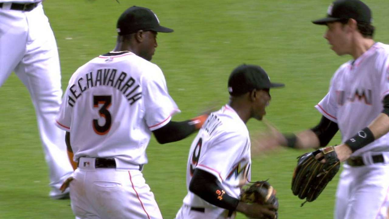 Hechavarria's diving play