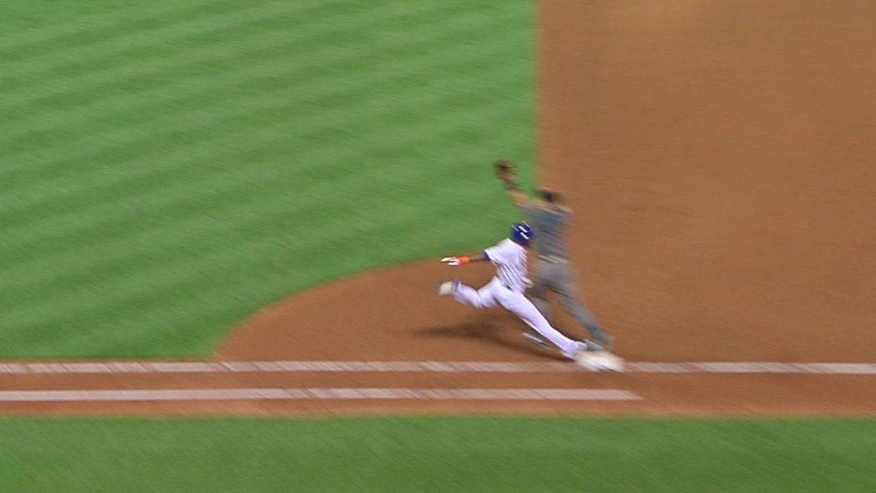 Lamb throws out De Aza
