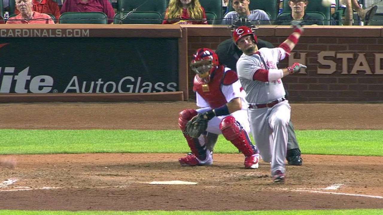 Reds fend off Cardinals with 3-run eighth
