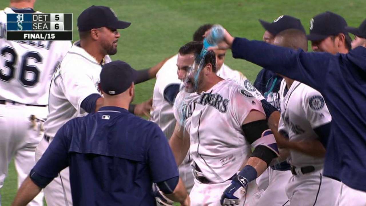 Zunino's walk-off sac fly