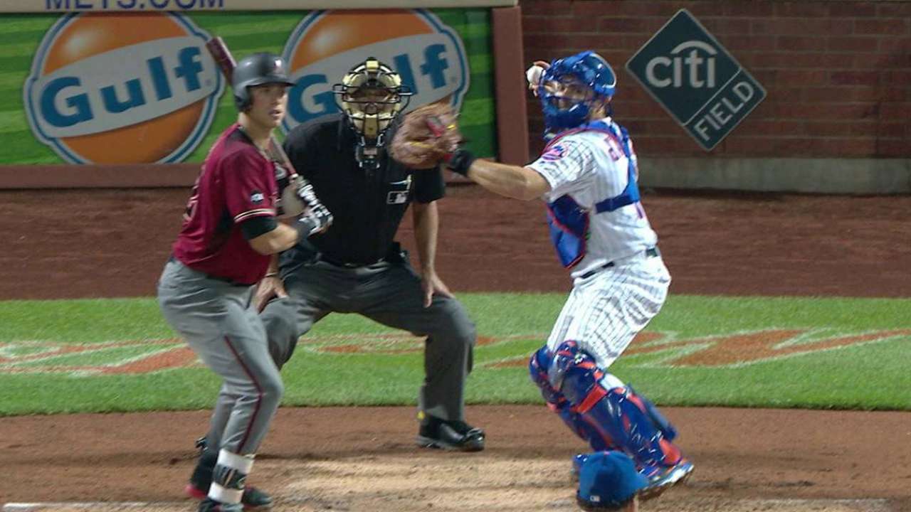 d'Arnaud throws out Goldy