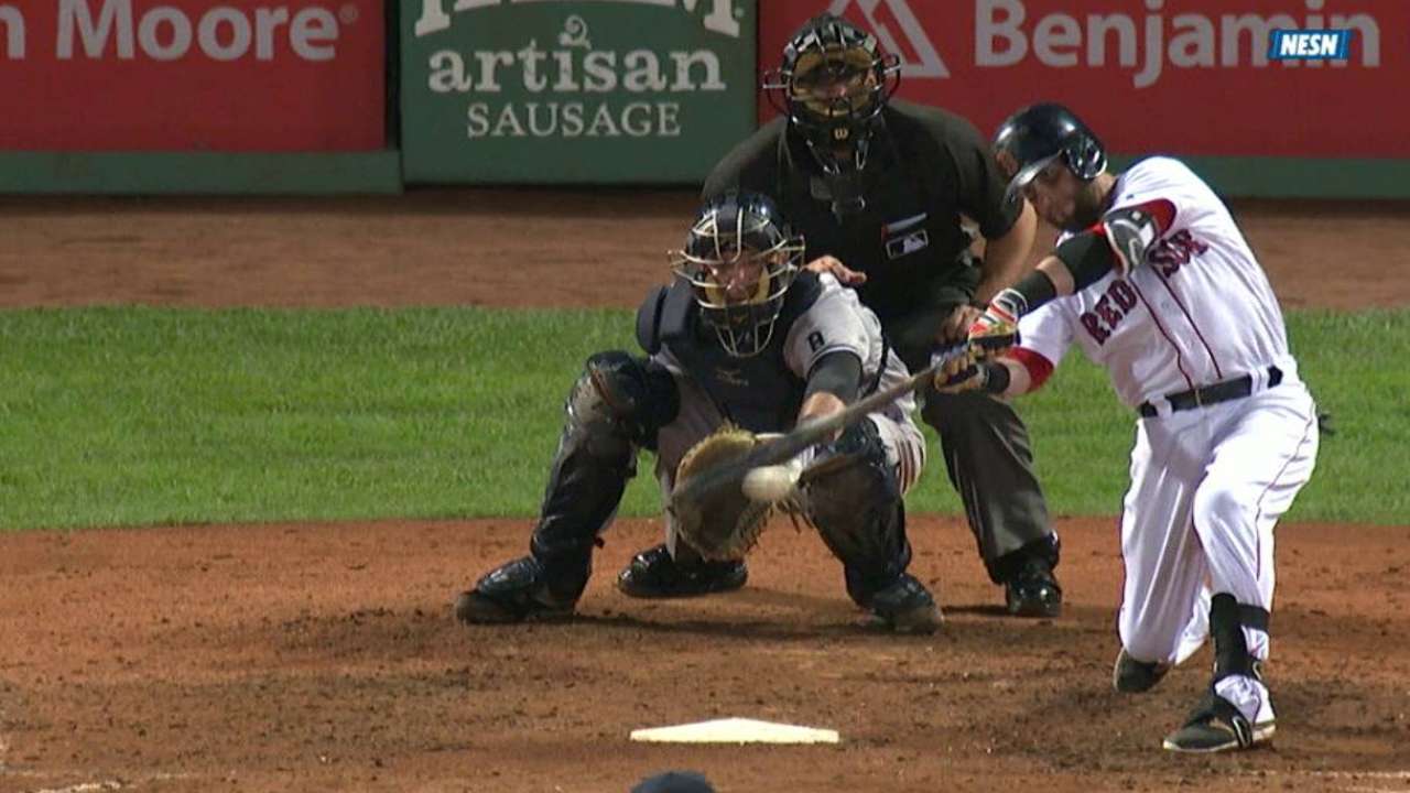 Pedroia's RBI single