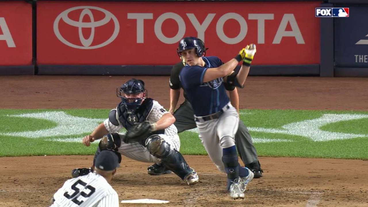 Longoria's RBI single