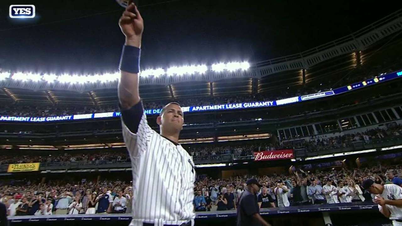 A-Rod exits to standing ovation