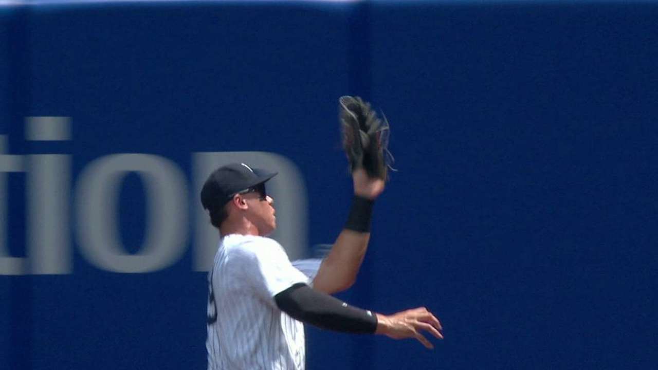 Judge makes a nice grab in right