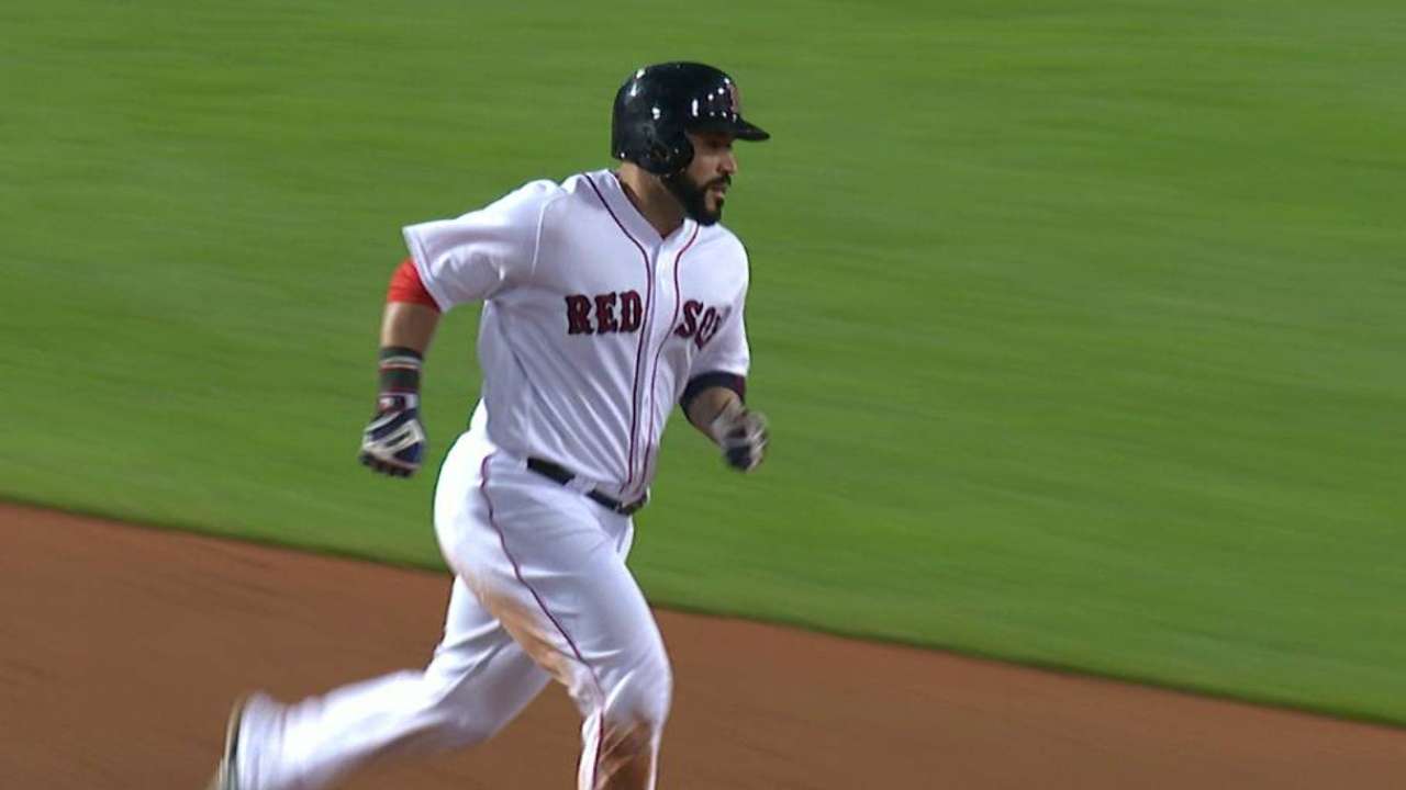 Leon's solo homer