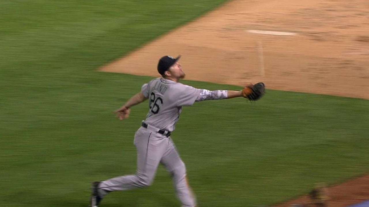 Lind's great foul-pop catch