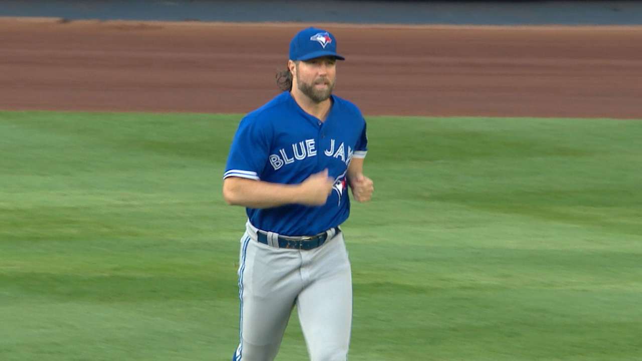 Dickey fans six vs. Yankees