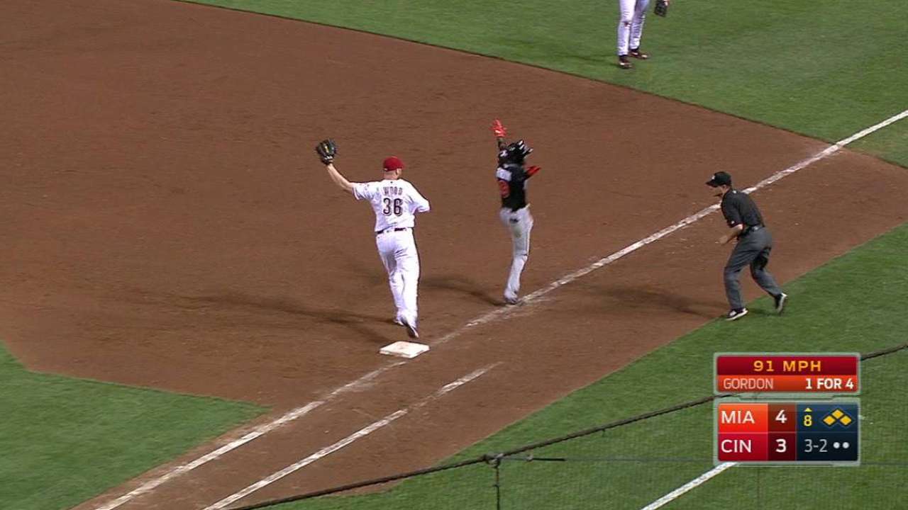 Marlins top Reds, forge tie for 2nd NL Wild Card