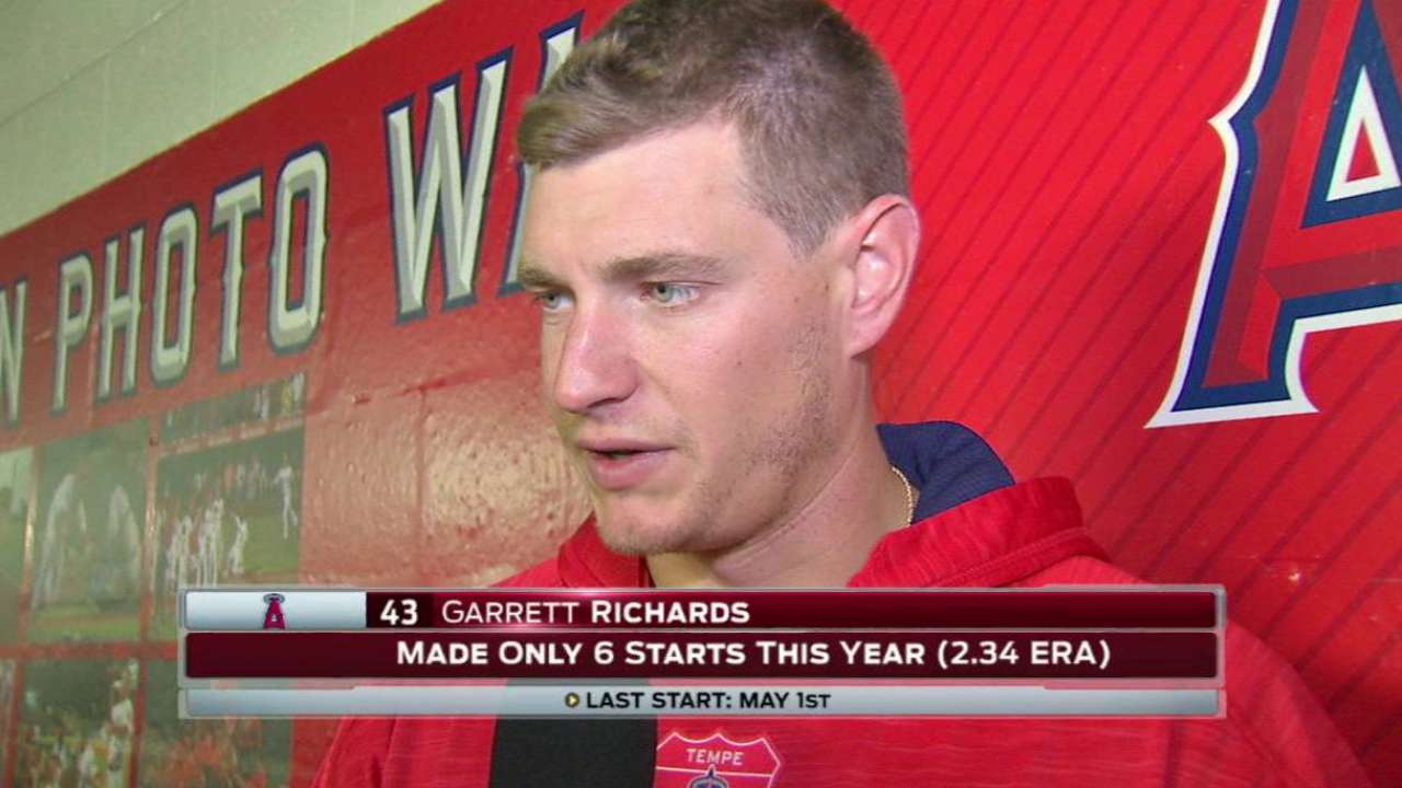 Richards begins his throwing program