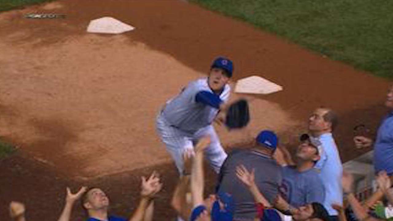 Must C: Rizzo's catch on wall