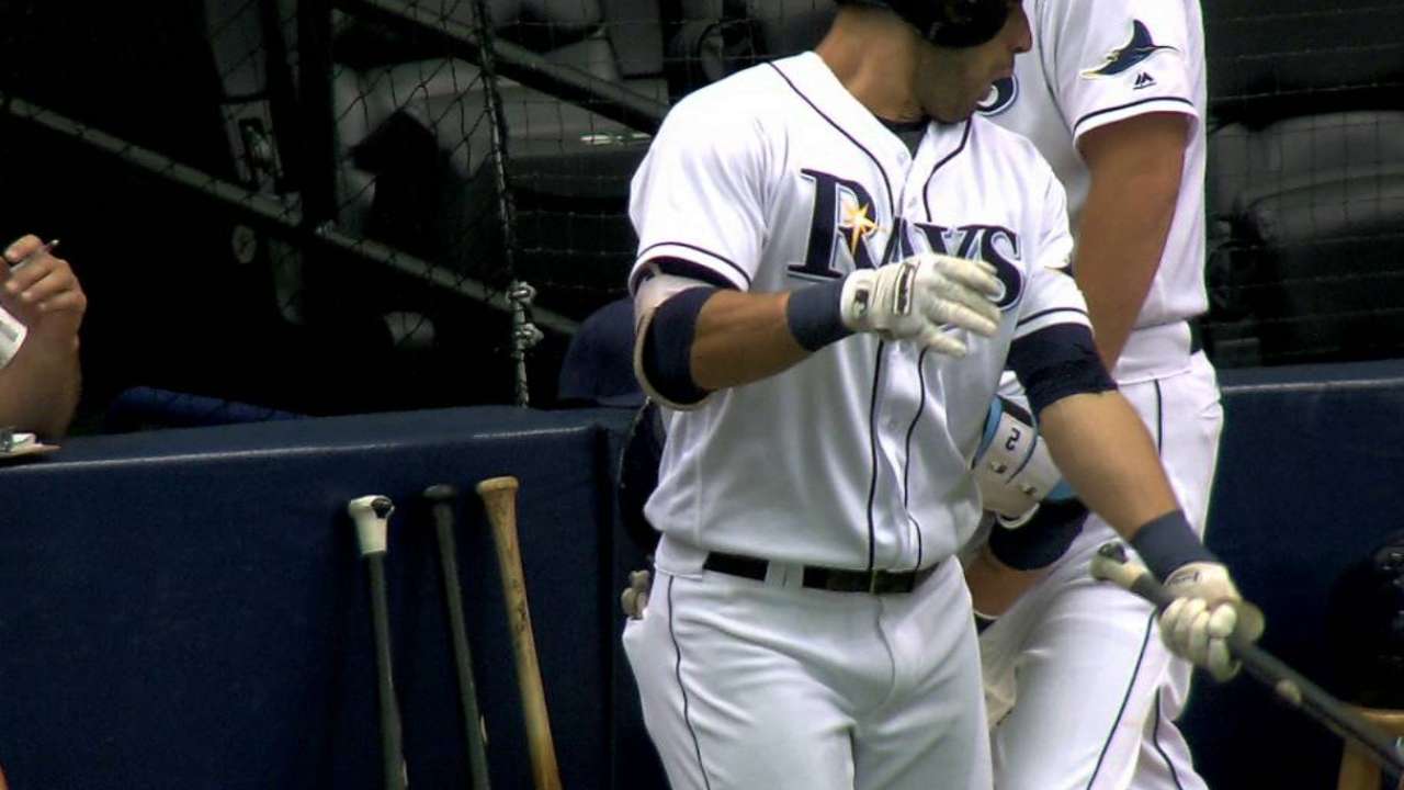 Franklin hit by bat, exits with head contusion