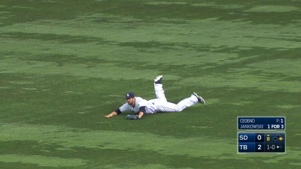 Souza Jr.'s diving catch