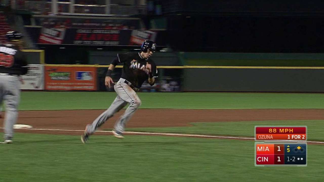 Yelich scores on an error