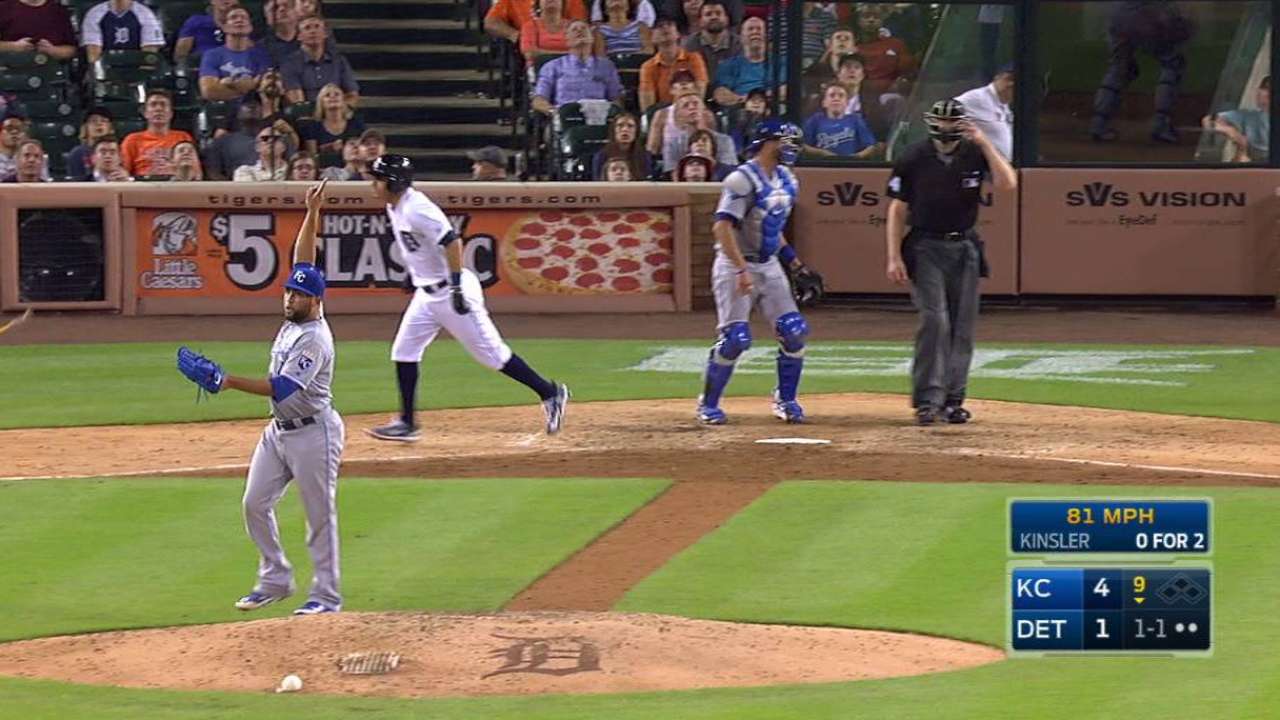 Herrera earns the save